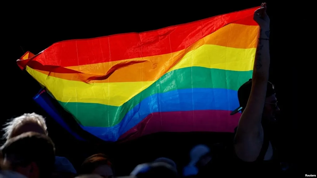 Заводской районный суд Орловской области по иску Минюста России признал ЛГБТК-проект «Парни+» экстремистской организацией. Редакция заявляет о намерении обжаловать решение и называет его шагом к дальнейшей криминализации ЛГБТК-видимости и независимой журналистики.