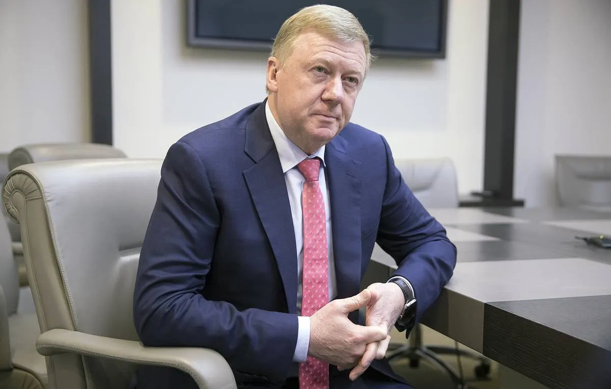 Судебные приставы начали исполнительное производство об аресте активов бывшего главы «Роснано» Анатолия Чубайса на сумму 5,5 млрд рублей на основании решения Арбитражного суда Москвы по иску госкомпании. Общий объём взысканий по трём делам превышает 22,5 млрд рублей.