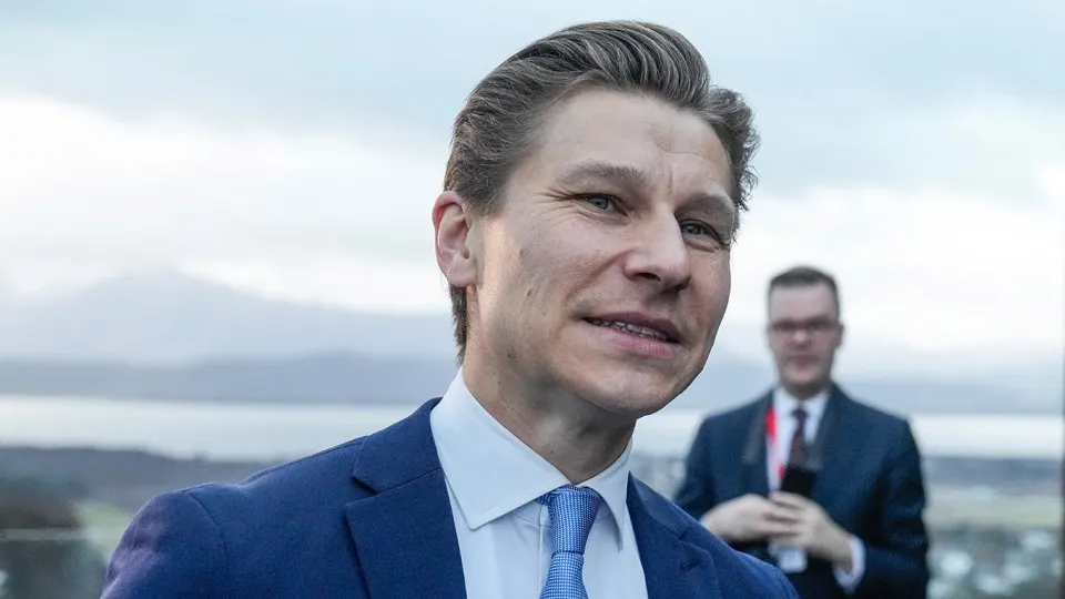 Правительство Финляндии внесло в парламент законопроект, снимающий запрет на ввоз, транзит, поставку и хранение ядерного оружия в стране в целях национальной и коллективной обороны НАТО, при сохранении уголовной ответственности за разработку и создание ядерных устройств.