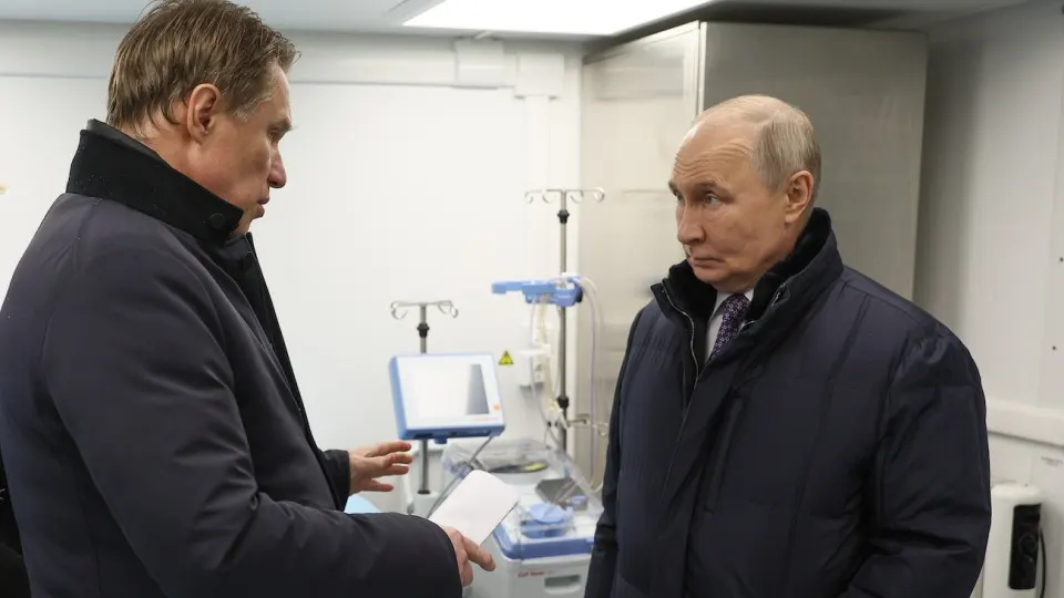 Президент поручил министру здравоохранения расширить охват репродуктивных медицинских обследований для борьбы с падающей рождаемостью; власти одновременно продолжают реализацию «семейноцентричной» стратегии и планируют меры по укреплению института семьи.