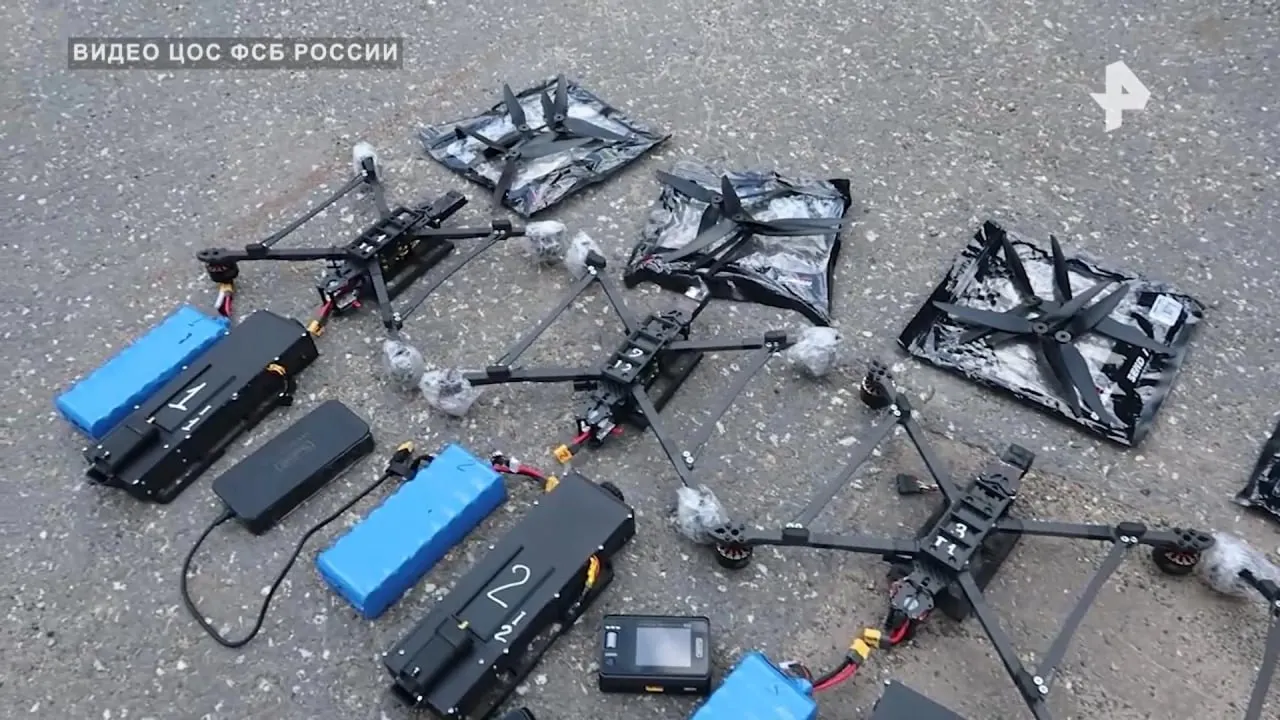 Мужчина признан виновным в подготовке подрывной деятельности с использованием беспилотников в Нижегородской области. Суд назначил 21 год строгого режима и штраф 700 тыс. рублей.