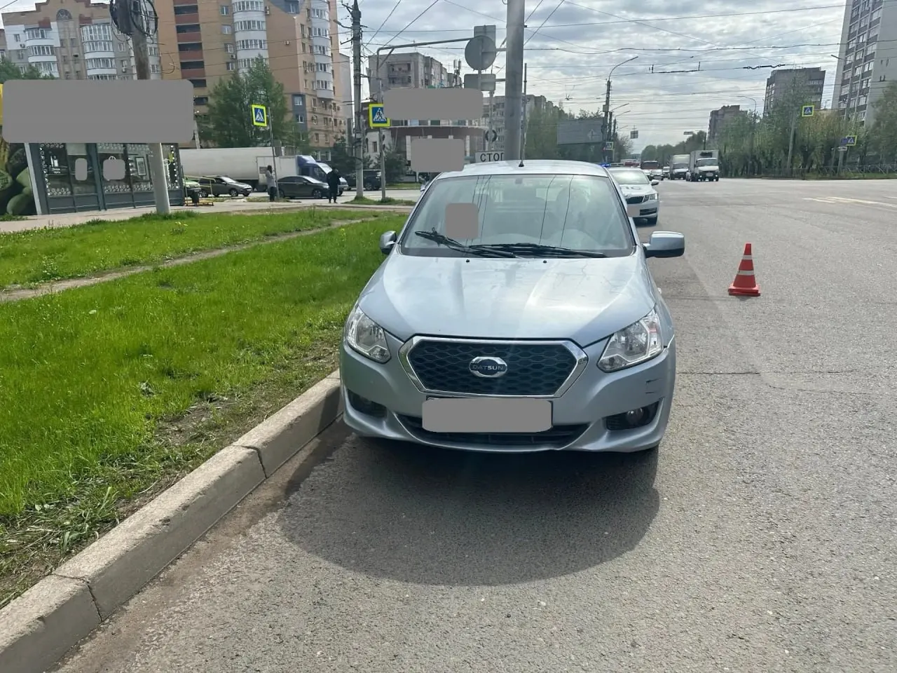 Днем 14 мая в Кирове 87‑летний мужчина на «Датсун» наехал на двух пешеходов — женщин 44 и 46 лет; обе получили травмы.