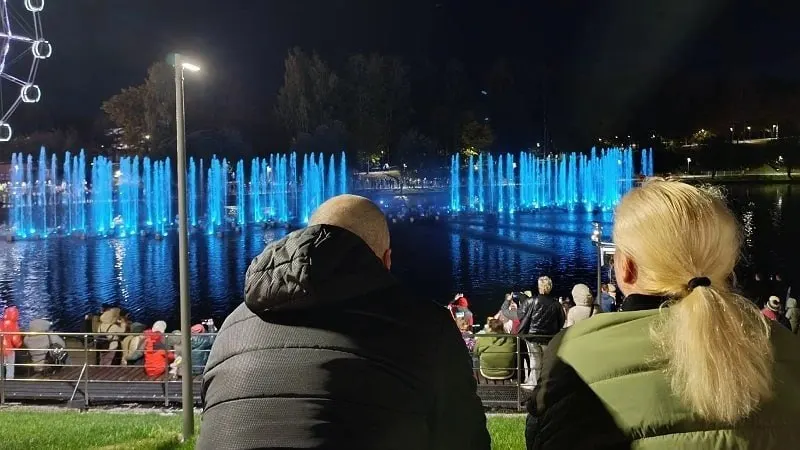 Торжественная церемония пройдёт 10 мая в 20:30: в программе — шоу «От первого боя до вечной Весны», посвящённое Победе. В день праздника часть Октябрьского проспекта будет перекрыта.