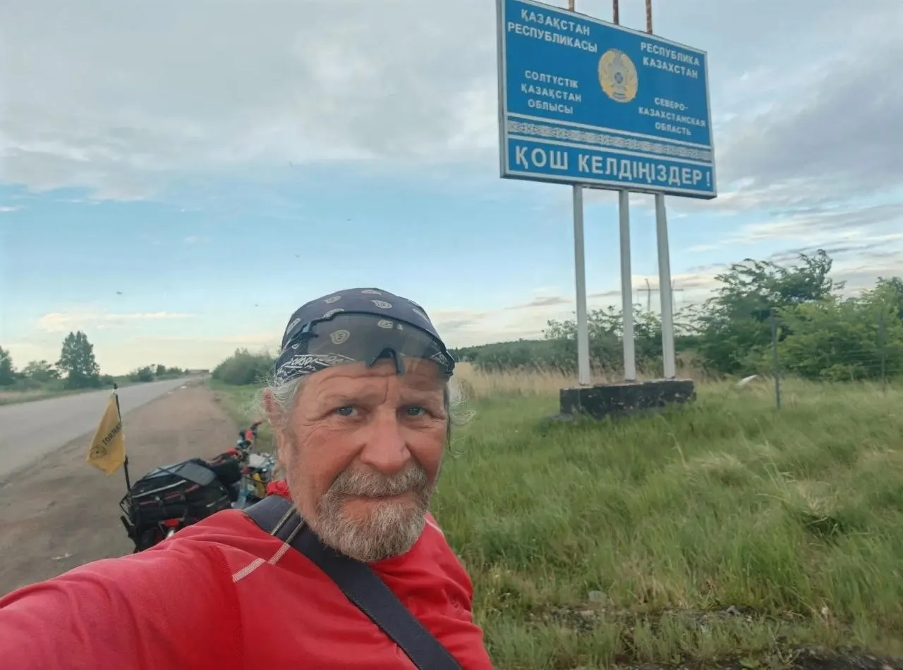 Андрей Козлов в пути уже 31 день: он проехал через Набережные Челны и движется в сторону Омской области, отмечая жару и неудобства на трассе к Уфе.