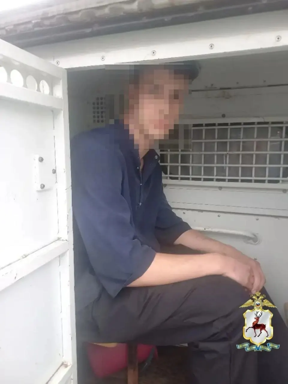 После конфликта в ресторане 21 мая 21‑летнего знакомого Сергея Корнилова сначала привлекли по протоколу за мелкое хулиганство, а затем отправили под арест на восемь суток.