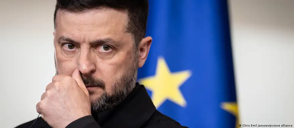 За двое суток по Украине нанесены массированные удары; в Киеве — жертвы и разрушения. Президент поручил военным и спецслужбам подготовить варианты ответных действий и сделал приоритетом противоракетную оборону.