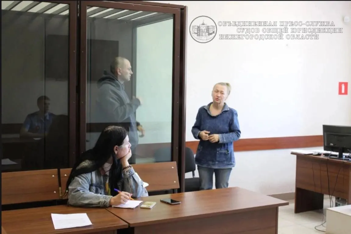По версии следствия, 9 апреля мужчину до смерти избили на лестничной площадке. Возбуждено дело об убийстве группой лиц, подозреваемых поместили под арест; следственные органы официально не комментируют.