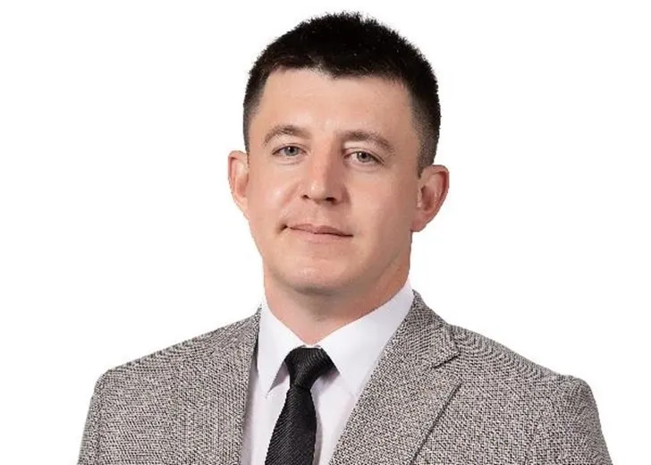 Он курировал молодёжную политику, гражданское общество, спорт и кадровые вопросы; ранее работал в структурах МВД и городских ведомствах.
