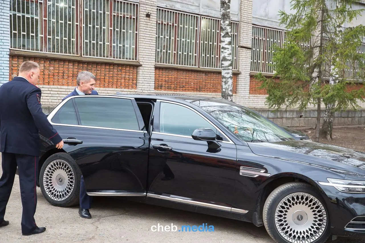 Ленинский районный суд Чебоксар признал незаконным создание автономного учреждения, через которое власти республики обходили ограничения на покупку служебных автомобилей дороже лимита.