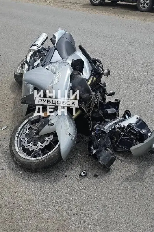 Страховщики отмечают, что мотоциклетные ДТП редки (примерно 0,11% от всех случаев по ОСАГО), но наибольшее число таких аварий зафиксировано в некоторых регионах: лидирует Краснодарский край, Алтайский край — на шестом месте.