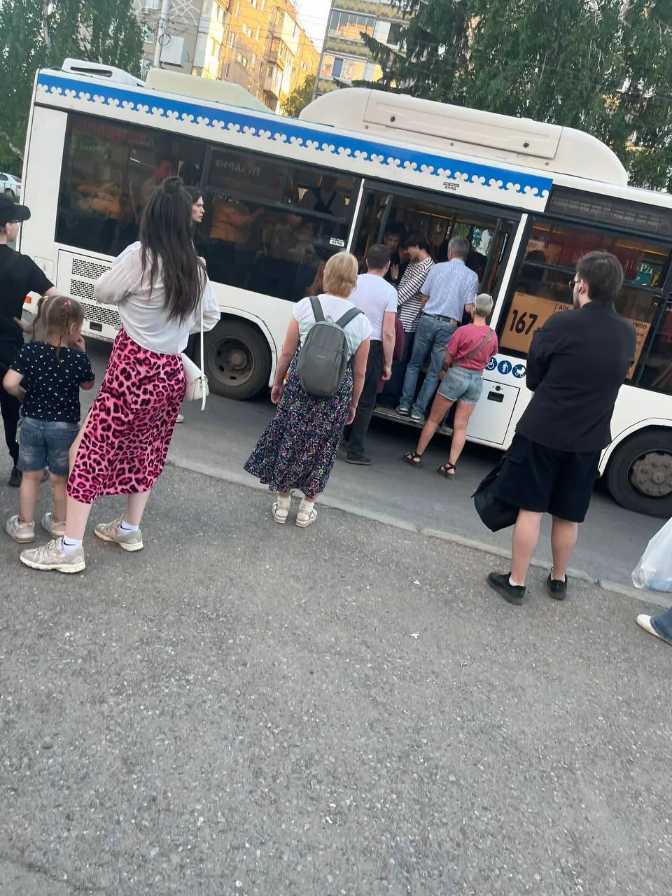 Жители Уфы сообщают, что в воскресенье вечером между 20:20 и 20:50 не проехал ни один автобус «Башавтотранс» по направлению из Инорса в Черниковку и на Проспект Октября, а пришедший рейс оказался переполнен.