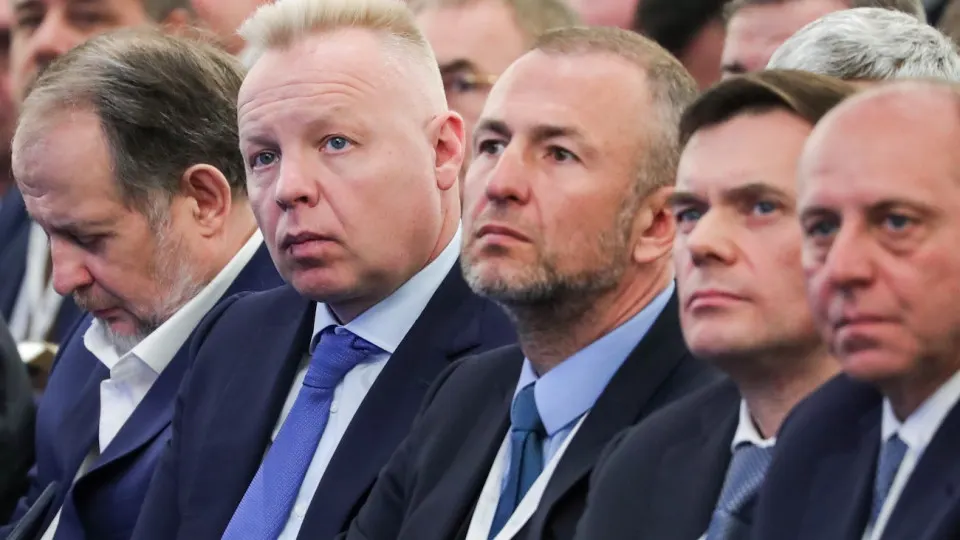 Российский союз промышленников и предпринимателей предлагает запретить публикацию судебных актов и данных о сторонах дел по искам компаний, требующим компенсации убытков от санкций. Инициативу обсуждают в администрации президента и профильных ведомствах; Минюст поддержал, Минэкономразвития выступает против.
