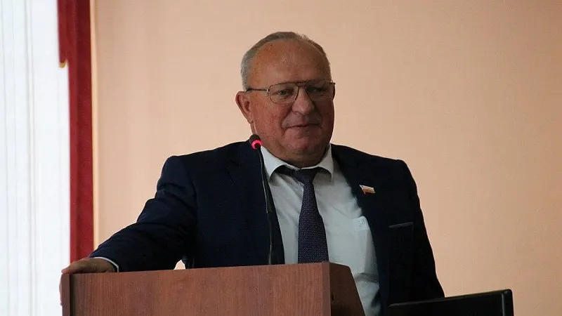 Ивану Бабошкину предъявлено подозрение в злоупотреблении должностными полномочиями (ч. 3 ст. 285 УК РФ). После задержания ему потребовалась медицинская помощь, суд должен избрать меру пресечения.