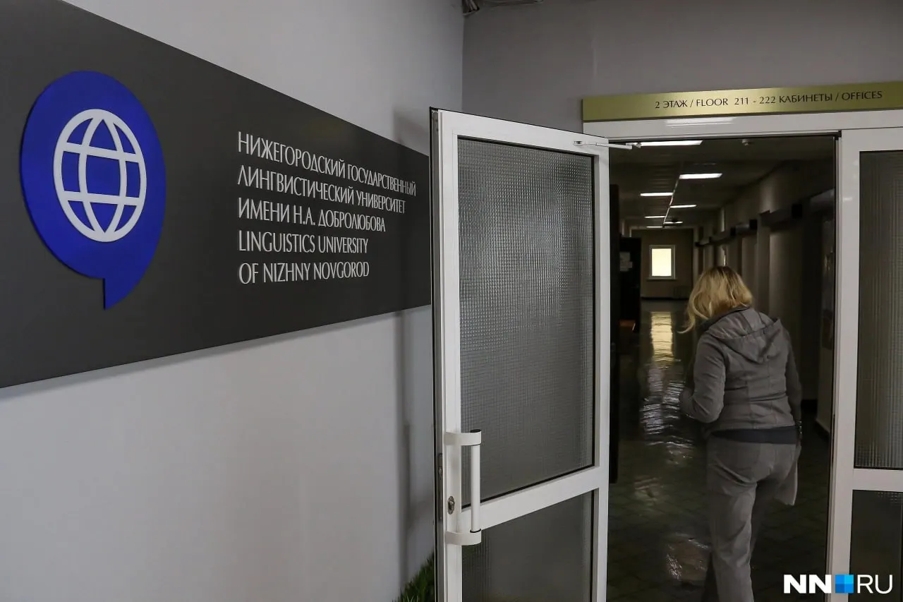 Вуз обещает единовременные выплаты: федеральные, региональные и муниципальные — 2,1 млн ₽, плюс 400 тыс. ₽ от университета; контракт на год с возможностью не продлевать.