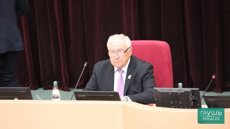 Саратовская облдума 20 мая внесла поправки в закон о выборах в соответствии с федеральными изменениями: запретили применять в предвыборной агитации образы и голоса умерших или вымышленных людей. Депутаты обсуждали возможное влияние нормы на политические партии.