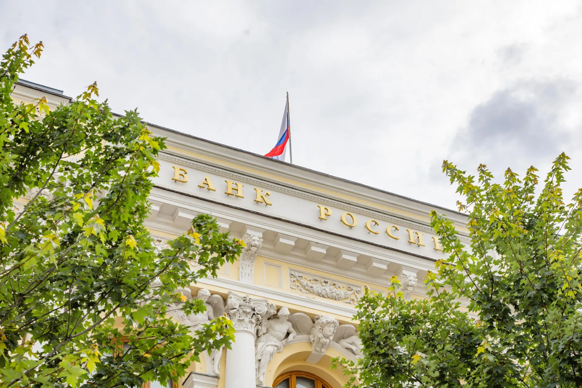 Сумма просроченных задолженностей в регионе достигла 22 млрд рублей, общий долг жителей Саратовской области составляет 391 млрд рублей.