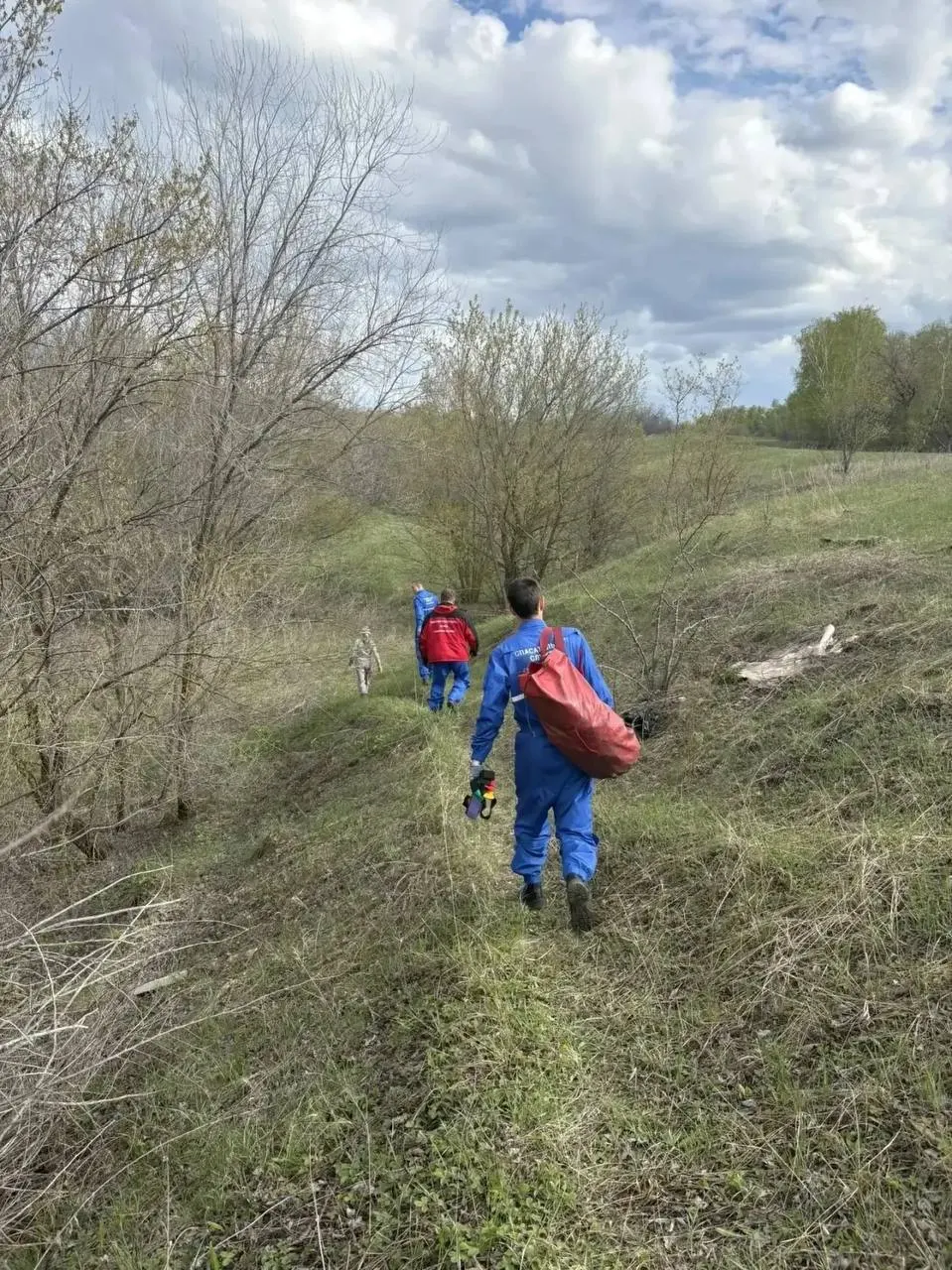 Во время посещения памятника природы «Золотая пещера» мужчине стало плохо; спасатели вынесли пострадавшего и передали медикам.