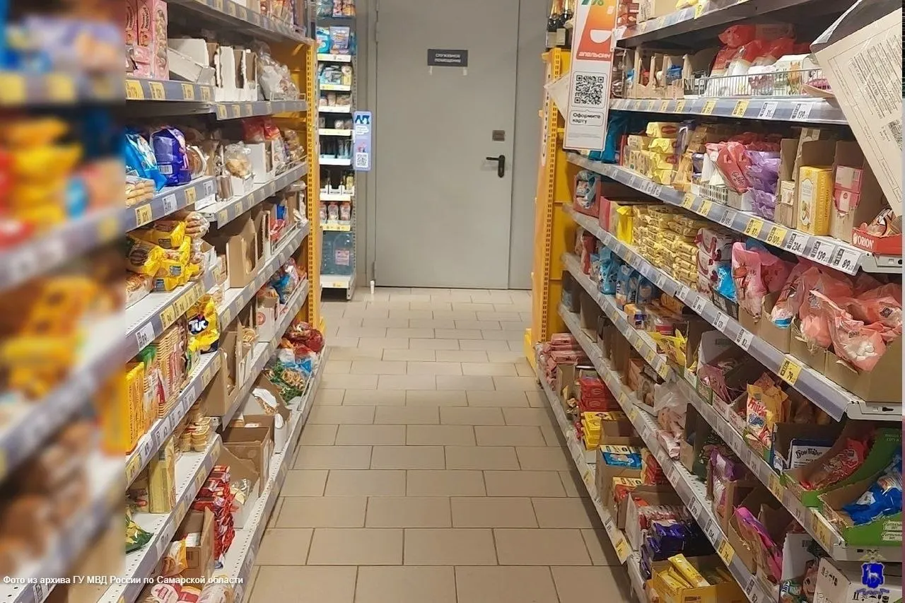 В Шенталинском районе 32‑летняя женщина, ранее судимая, похитила продукты на сумму свыше 4,5 тыс. рублей. Ей предъявлено обвинение по статье «кража», ущерб возмещён, материалы дела направлены в суд.