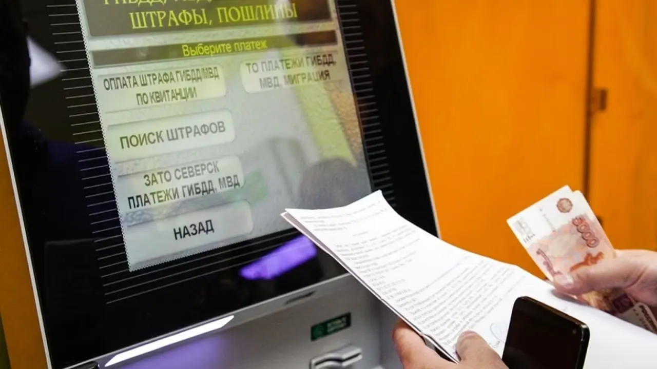 Жителям Кировской области начали выносить административные штрафы за распространение заведомо недостоверной информации о последствиях апрельской атаки БПЛА на Кирово‑Чепецк.