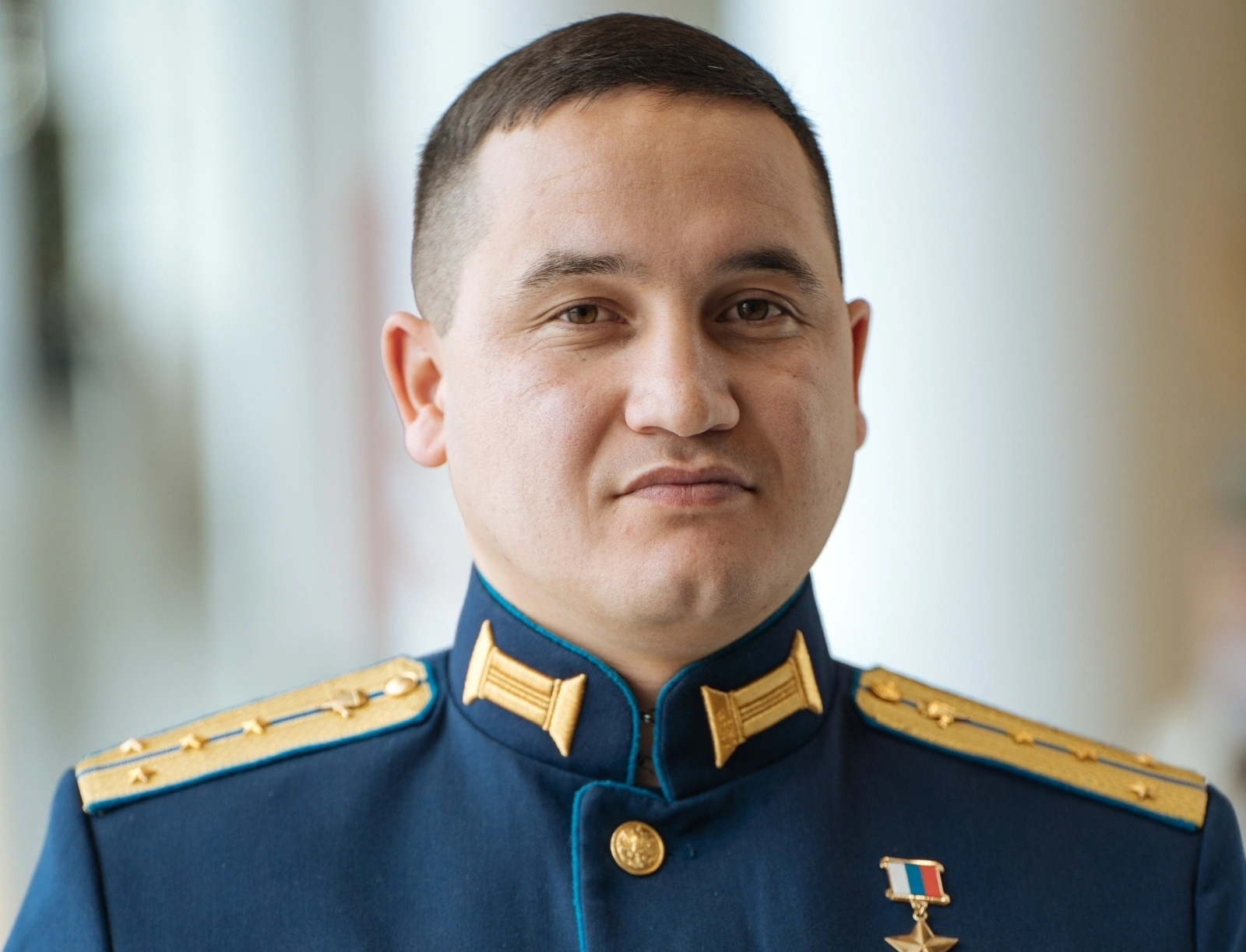 Нурсултан Муссагалеев в интервью рассказал о массовом расстреле в Безыменном в 2022 году; ни российские, ни украинские официальные данные эту версию не подтверждают. Ранее его обвиняли в убийствах мирных жителей, сейчас он возглавляет район в Оренбургской области.