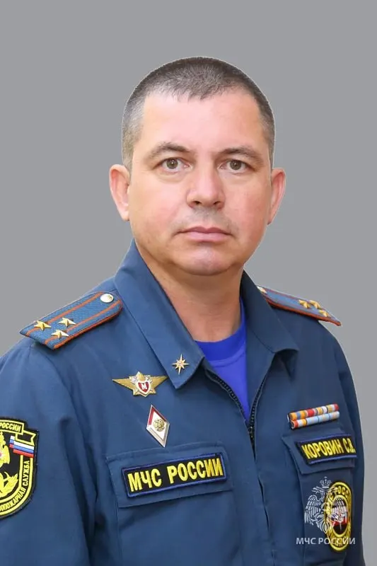 Указ президента от 3 июня назначил полковника внутренней службы Сергея Коровина начальником краевого управления МЧС. Он служит в системе более 25 лет, имеет большой практический опыт и ряд наград.