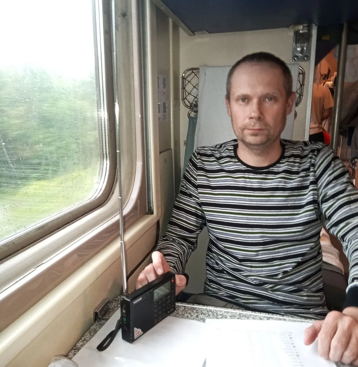 Активист вернулся к жене и сыну после примерно 2,5 лет в заключении — в 2025 году он отбыл срок по делу об участии в деятельности признанной экстремистской организации.