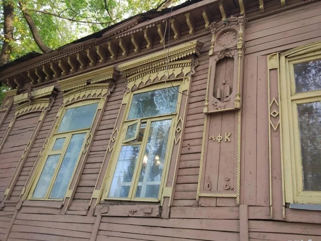 Особняк купца Кожевникова (1850) представили на ПМЭФ в рамках акции «Добрый ПМЭФ» — проект реставрации готов, но требуется финансирование. После восстановления в здании планируют мастерские и культурное пространство.