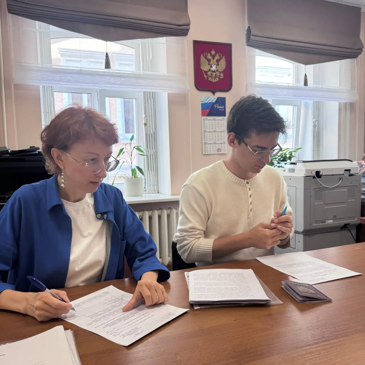 Оглоблин намерен баллотироваться как независимый кандидат по 11-му одномандатному округу. Ранее он занимался защитой прав граждан и помогал в решении жилищно‑коммунальных проблем; сейчас инициирует возврат градостроительных полномочий городу.