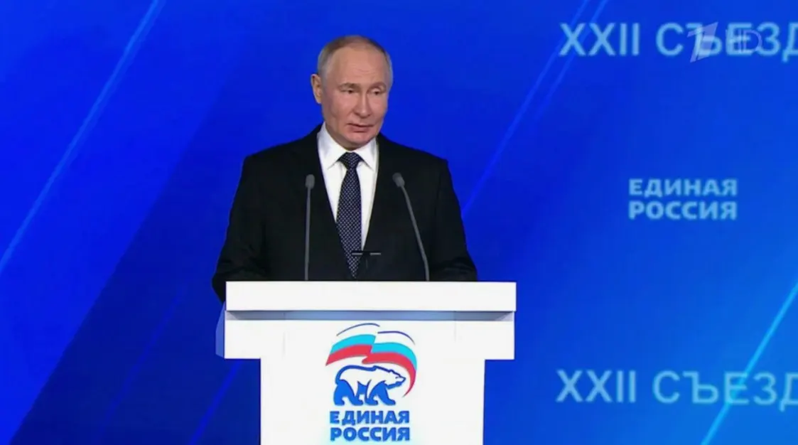 Песков не исключил участие президента на съезде ЕР 28 июня — его выступление может поднять рейтинг партии на фоне снижения поддержки, однако роль «паровоза» маловероятна.