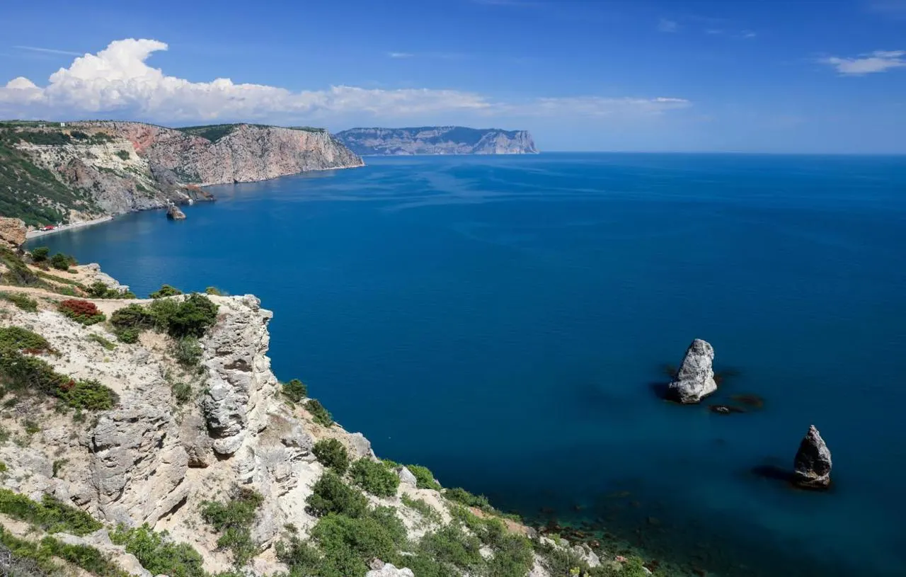 Постоянная палата третейского суда в Гааге не поддержала основные претензии Киева по правам в акваториях Черного и Азовского морей и статусу Керченского пролива, сообщили в МИД России. Разбирательство длилось около десяти лет.