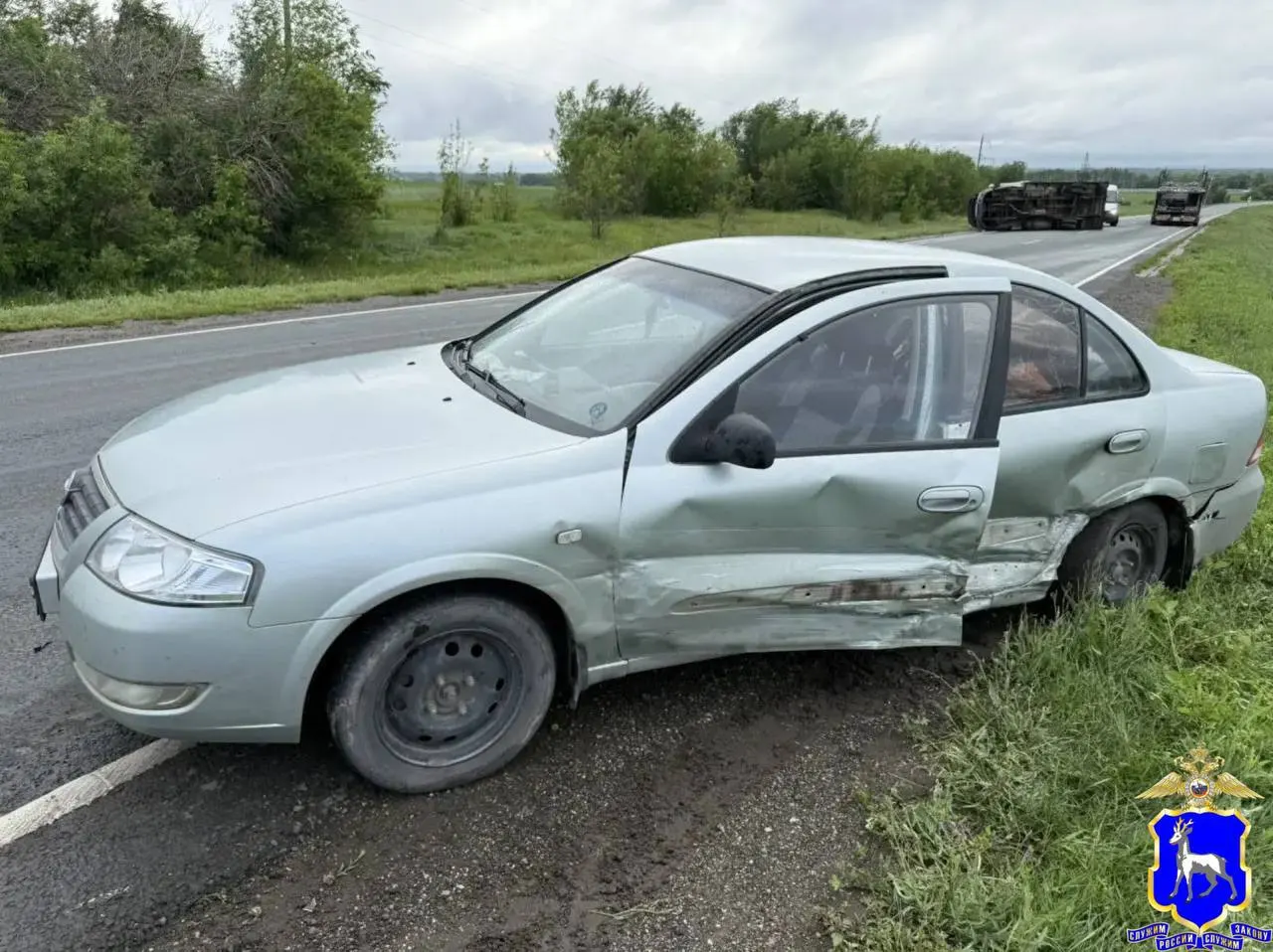 Утром на подъезде к Оренбургу водитель LADA Granta выехал на встречную полосу и столкнулся с ГАЗелью и Nissan. Водитель LADA доставлен в больницу, причины происшествия уточняются.