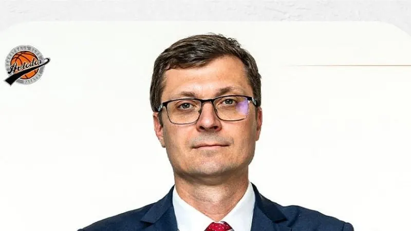 Белорусский специалист подписал контракт на сезон-2026/27; его ассистентом стал Алексей Суховецкий.