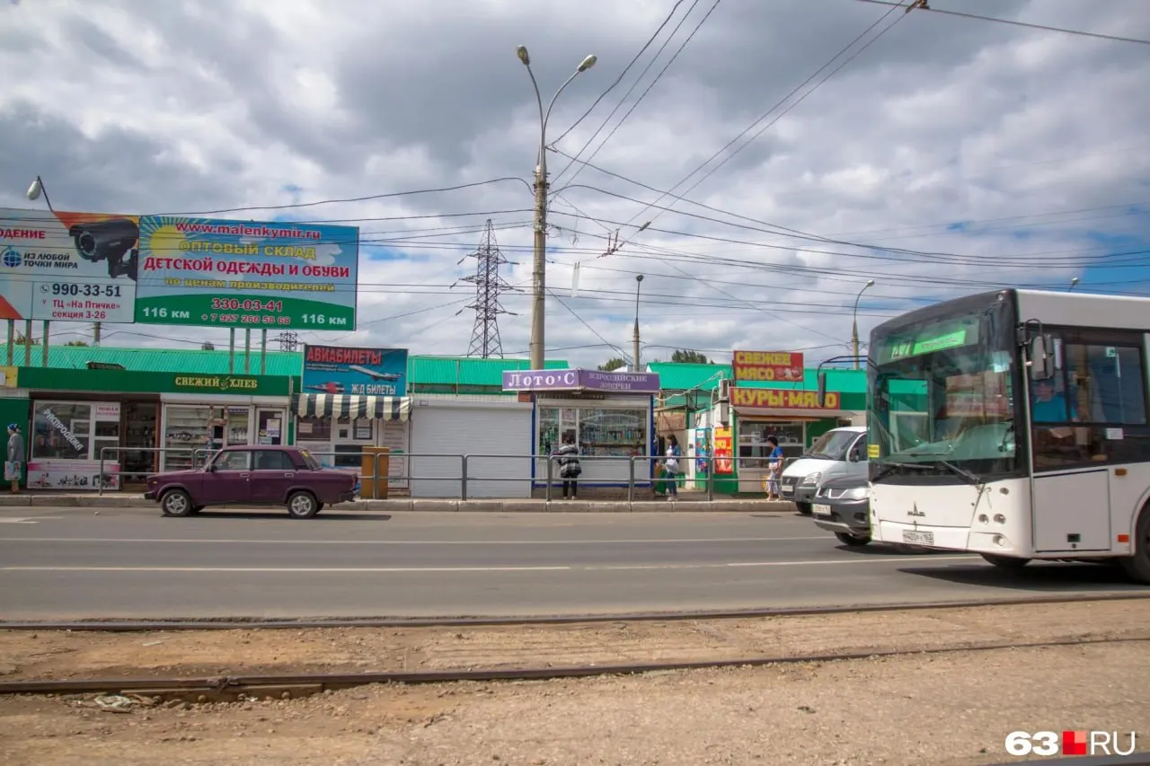 Транспортно-пересадочный узел «Пятилетка» обсуждают с 2019 года, но готовых объектов почти нет: киоски снесли, планировку утвердили, а финансирование и сроки теперь под контролем Минстроя.