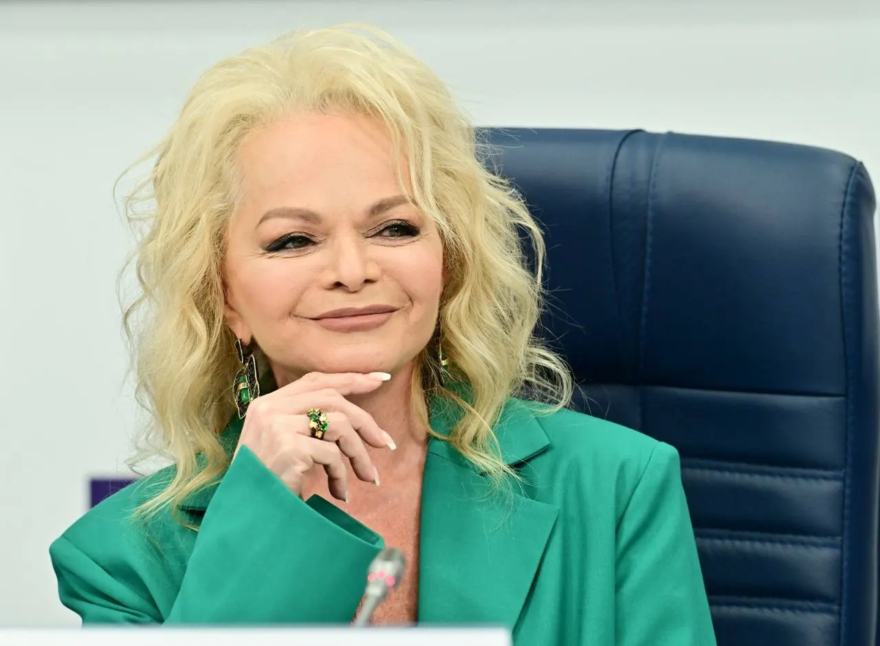 Народная артистка подала иск к жителю Тольятти и троим его соучастникам. Суд признал её право на компенсацию, теперь она требует 176 млн руб.