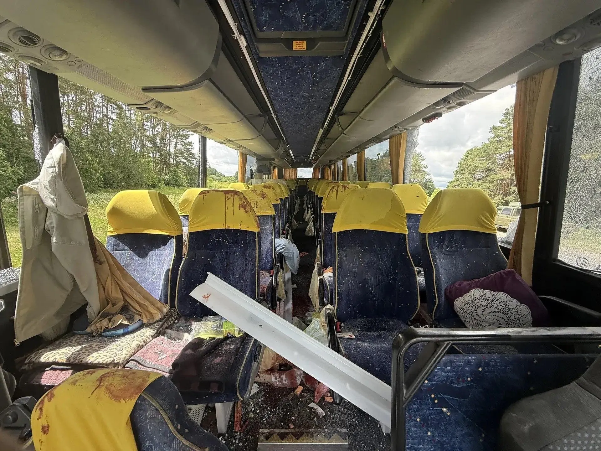 Следователи возбудили уголовное дело о теракте после удара дрона по автобусу с детской футбольной командой; появились шокирующие кадры с места происшествия.