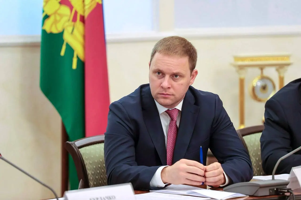 Швец, более десяти лет работавший в органах власти Краснодарского края и пять лет возглавлявший Анапу, назначен руководителем федеральной госкорпорации по развитию туризма.