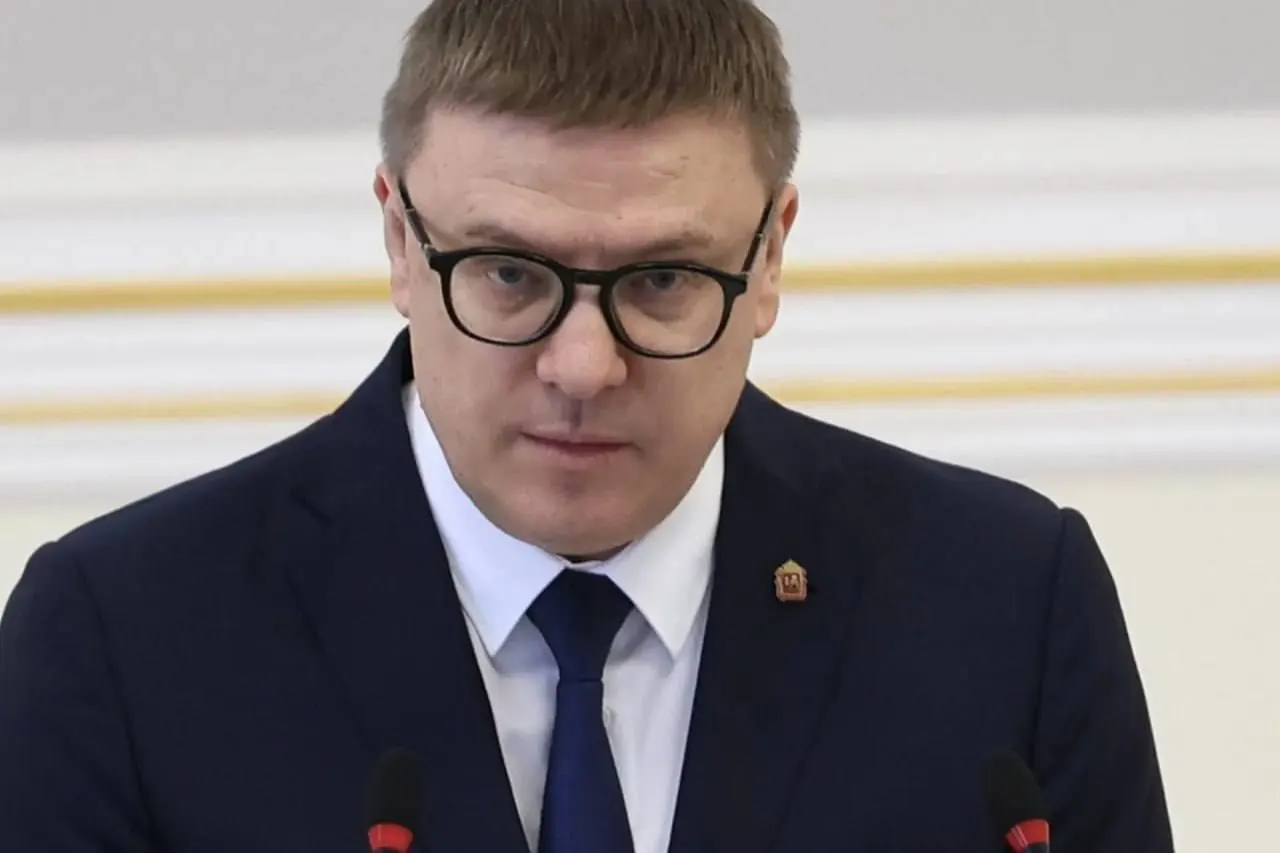 Губернатор Челябинской области заявил, что на топливном рынке наблюдаются различия: крупные сети удерживают цены, а независимые АЗС повышают их. Власти организуют мониторинг в каждом городе и районе.