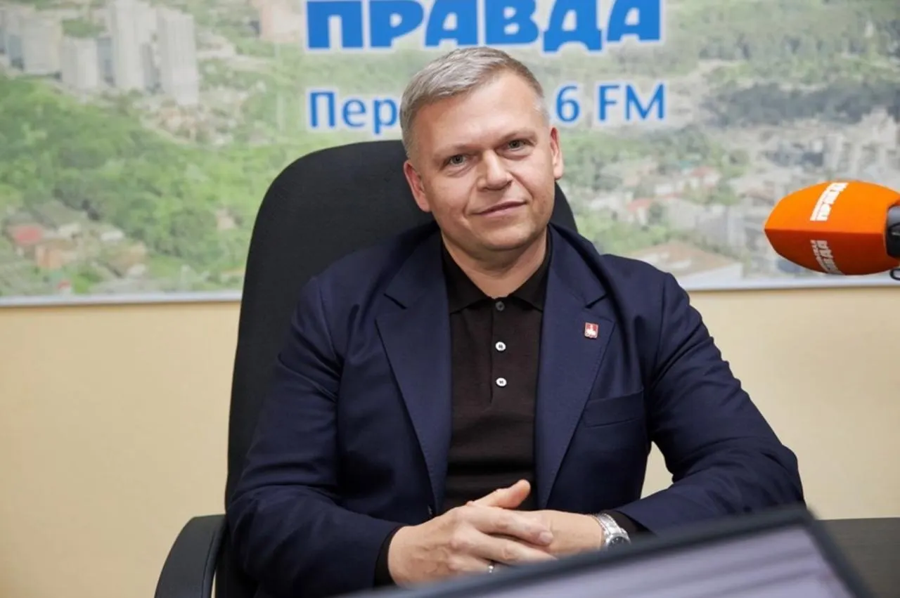 Алексей Дёмкин объявил о победе на праймериз «Единой России» в округе №3 и намерении баллотироваться в Заксобрание Пермского края. В биографии — работа в администрации, последующий переход в краевое правительство и возвращение в бизнес после публичного скандала с участием родственников.