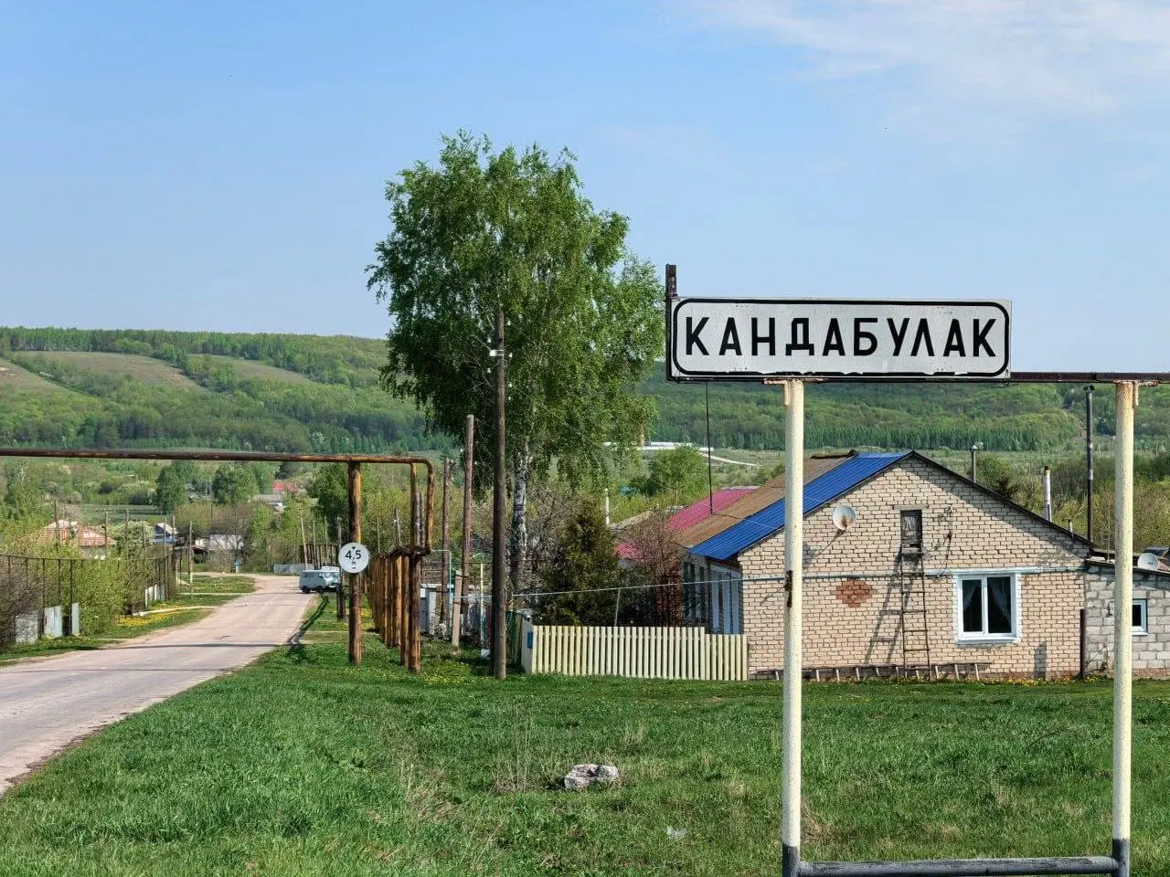 Учёные Самарского университета нашли два земляных вала с рвами длиной 12 и 14 км. Исследователи связывают укрепления с походом Амира Тимура 1391 года и полагают, что они служили защитой от ночных атак конницы хана Тохтамыша.