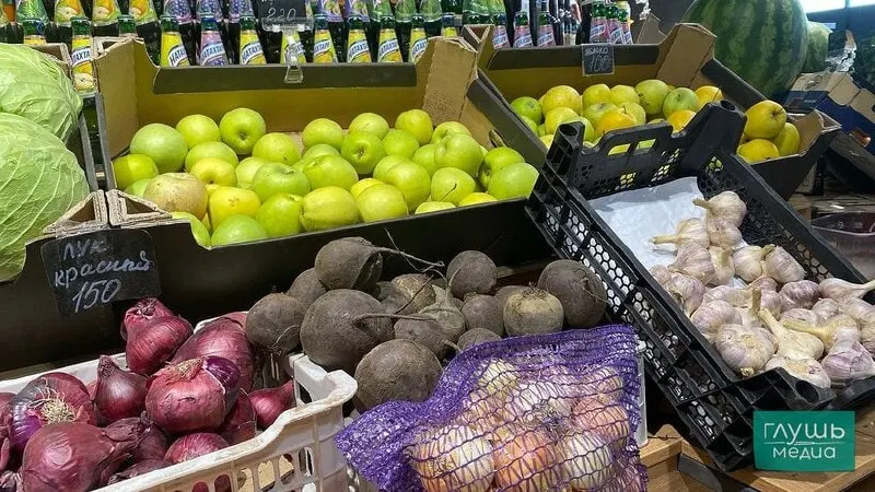 Специалисты проверили свыше 84,5 тыс. партий продуктов на рынках региона — изъяли более 5,8 тонны овощей и фруктов и около 70 кг опасного молока, препараты отправлены на утилизацию.