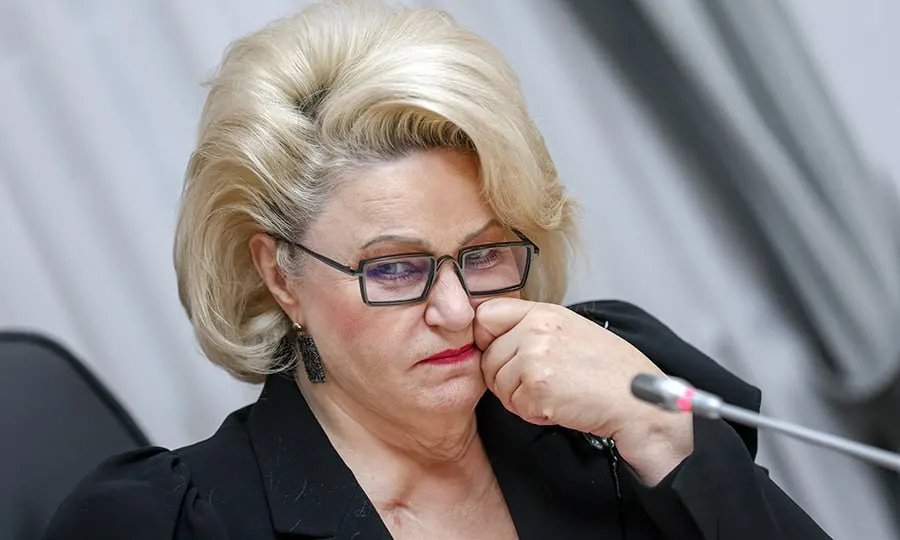 Председатель думского комитета по защите семьи призвала Роскомнадзор и Минцифры применять методы замедления трафика к игровым сервисам для защиты детей от чрезмерного пребывания в виртуальном пространстве.