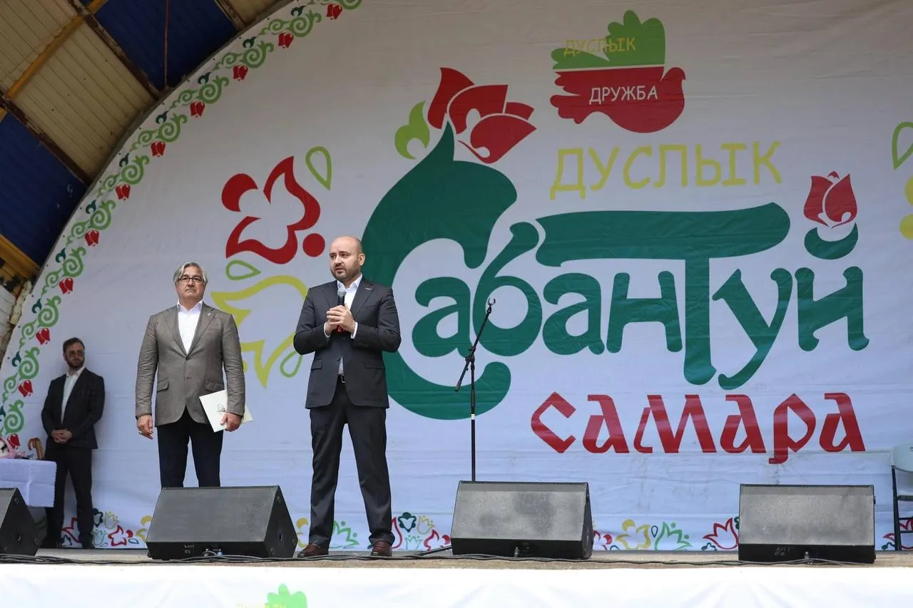 Татарский праздник собрал тысячи гостей: концерты, ярмарка мастеров, народные игры и спортивные состязания прошли в парковой зоне города.
