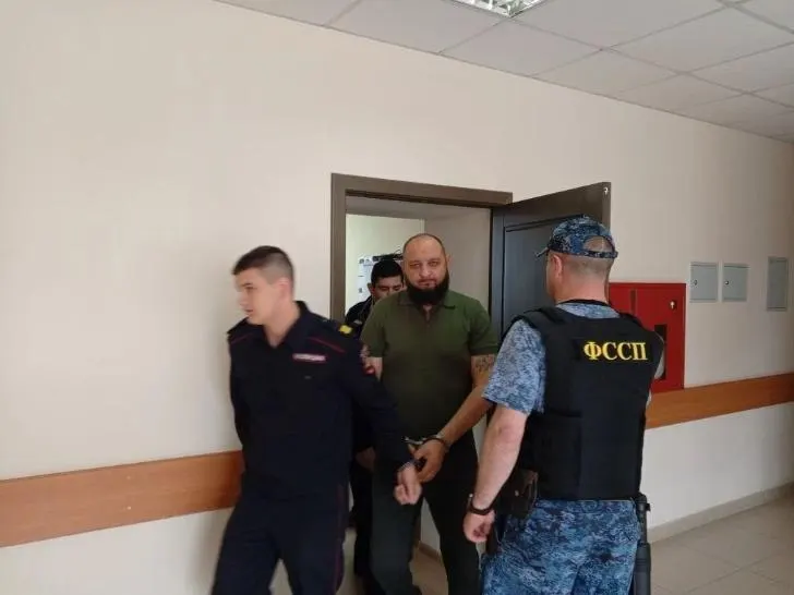 Советский районный суд Уфы признал виновным бывшего сотрудника департамента по взаимодействию с административными органами и развитию спорта в покушении на мошенничество при организации набора добровольцев на СВО и приговорил его к 3,5 годам колонии общего режима.