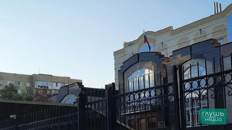 Предпринимательница из Саратова обжаловала решение суда о запрете деятельности контактного зоопарка в ТЦ «Манеж». Суд оставил решение в силе после выявления нарушений ветеринарного законодательства и инцидента с ребёнком.