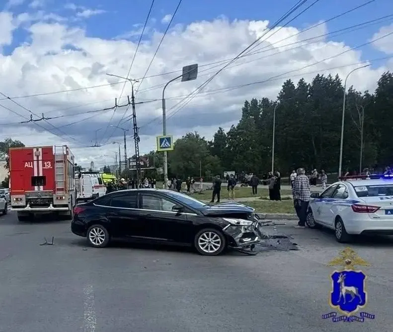 Днём 3 июня на улице Матросова 71-летний водитель Ford при повороте не уступил дорогу и врезался в Haval — водитель второй машины скончался на месте, водитель Ford госпитализирован.