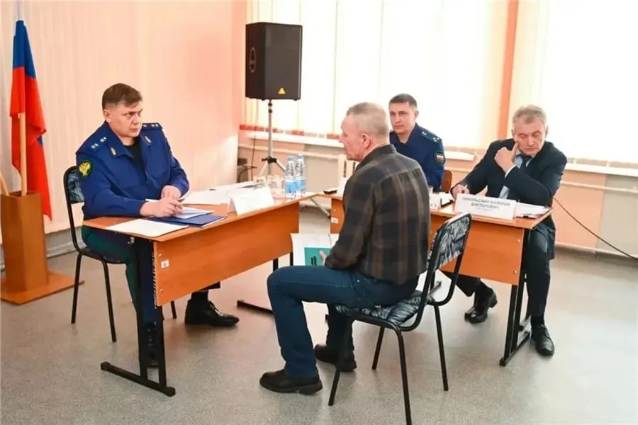 Несколько примеров, как активность граждан и вмешательство надзорных органов помогли отменить стройку, провести ремонт дорог, обеспечить жильём нуждающегося и убрать шумные кондиционеры.
