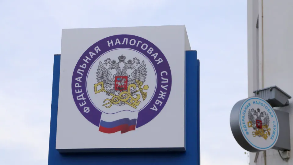 К апрелю 2026 года совокупная задолженность по налогам и взносам достигла почти 4 трлн руб., при этом непосредственная недоимка — около 1,7 трлн. Лидируют по сумме Москва, Подмосковье и Санкт‑Петербург.