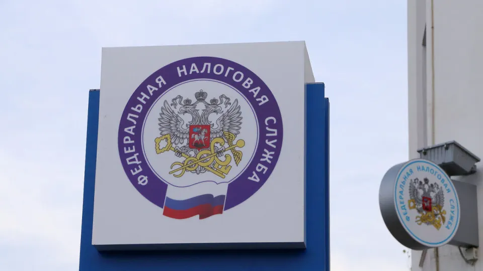 Федеральные власти рекомендовали регионам пересмотреть налоговую политику — от расширения объектов, облагаемых по кадастровой стоимости, до повышения ставок транспортного и земельного налогов — чтобы сократить исторически высокий дефицит местных бюджетов.