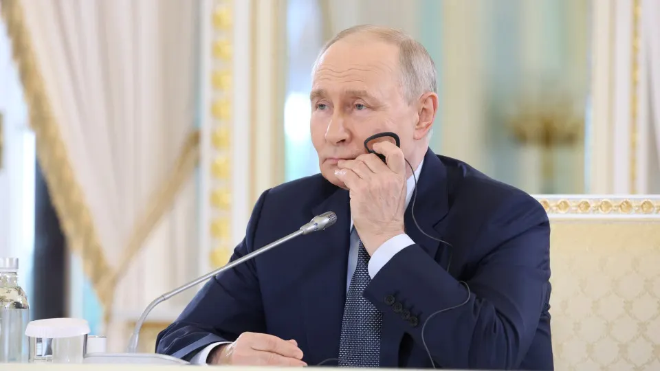 На ПМЭФ Путин заявил о сильных наработках в противовоздушной обороне и обвинил Запад в поставках дронов Киеву. Между тем атаки по нефтяной инфраструктуре в мае достигли рекордных показателей, что повлияло на загрузку НПЗ и логистику.