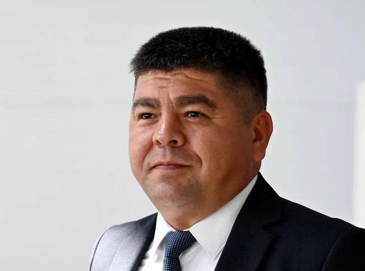 На сайте администрации Уфы в разделе «Руководство» исчез мэр Ратмир Мавлиев — вместо него указан и.о. мэра Рустам Шарипов. Шафикова по-прежнему значится министром на сайте Минкульта, хотя находится в столичном СИЗО.